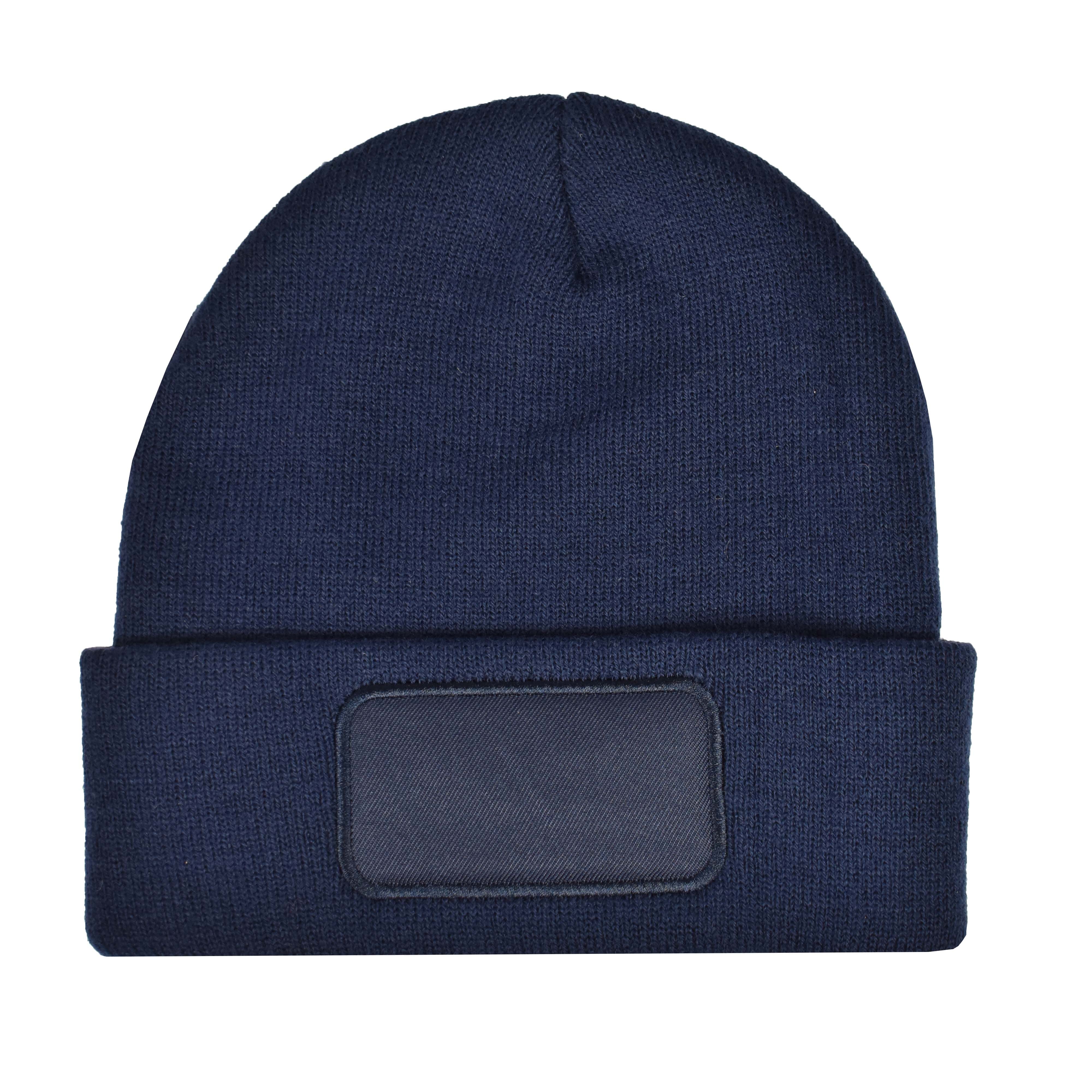 Knitted hat with label 100% rPET